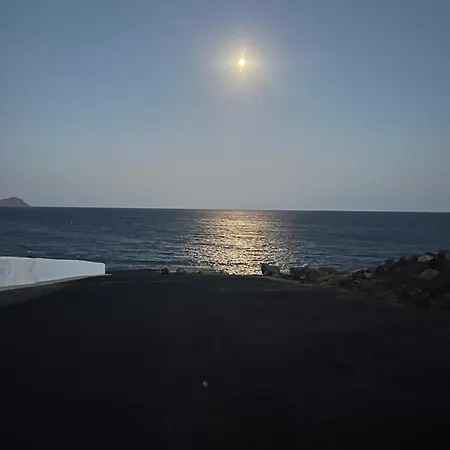 Panorama Ocean Montana Amarilla Costa del Silencio