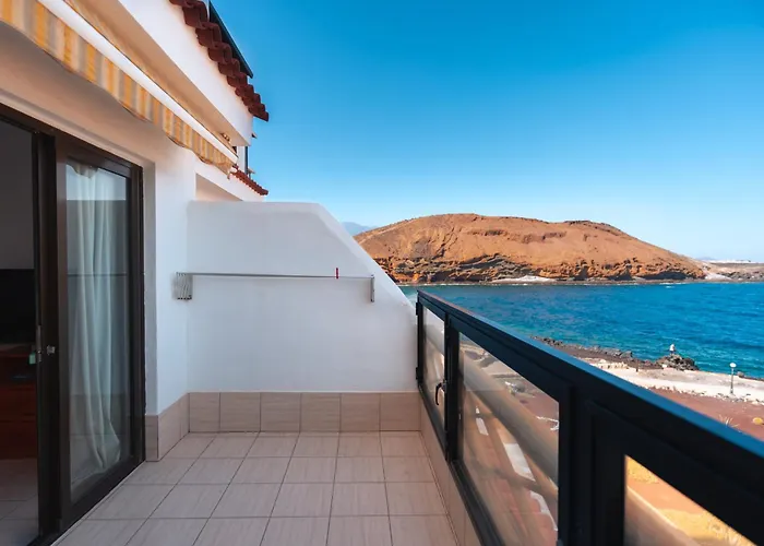 Panorama Ocean Montana Amarilla * Costa Del Silencio